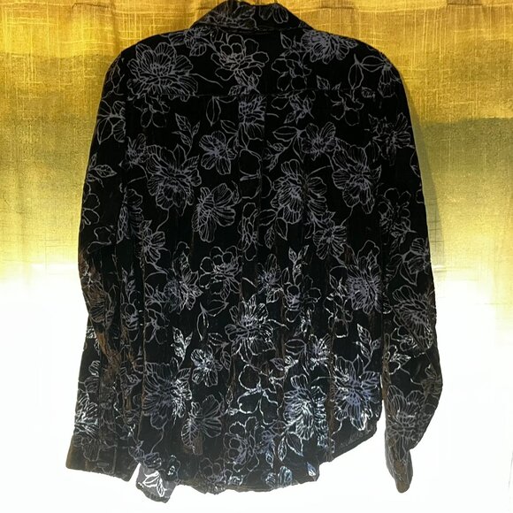 BNWT Torrid Madison Navy Velvet Burnout Button Up Shirt size 00 - Picture 4 of 5